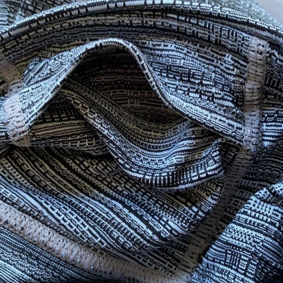 ATHLETA HIGH RISE JACQUARD CHATURANGA TIGHT Legging - Picture 9 of 10